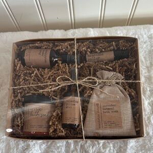 Relaxing Bath & Body Gift Set